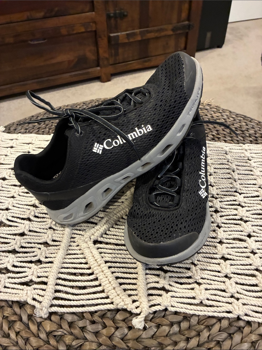 Columbia Drainmaker Black Mesh Water Shoes with Gray Soles